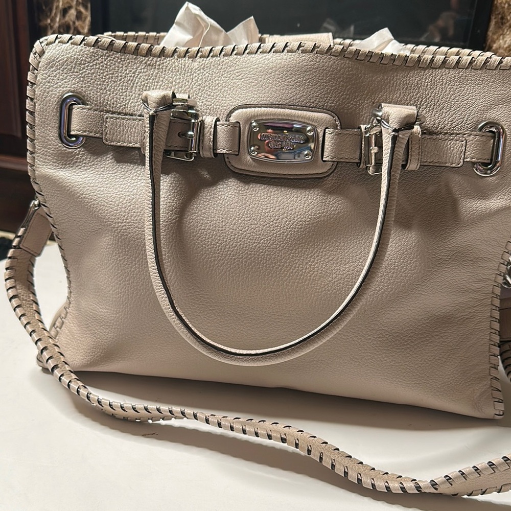 Elegant Cream Leather Handbag
